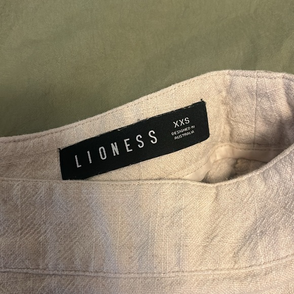 Lioness Linen Mini Skirt - Picture 3 of 3